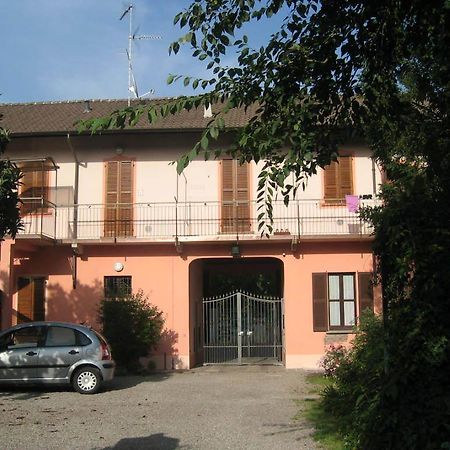 Le Petit Fleur Otel Bareggio Dış mekan fotoğraf